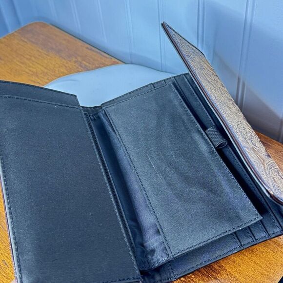 Relic TriFold Wallet Checkbook Insert Brown Paisley Saddle Tooled Leather Boho - Picture 10 of 14